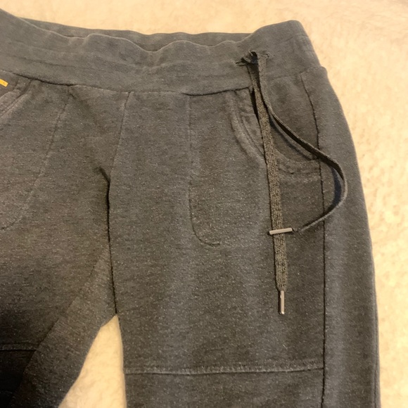 Lolë Joggers - Picture 2 of 4